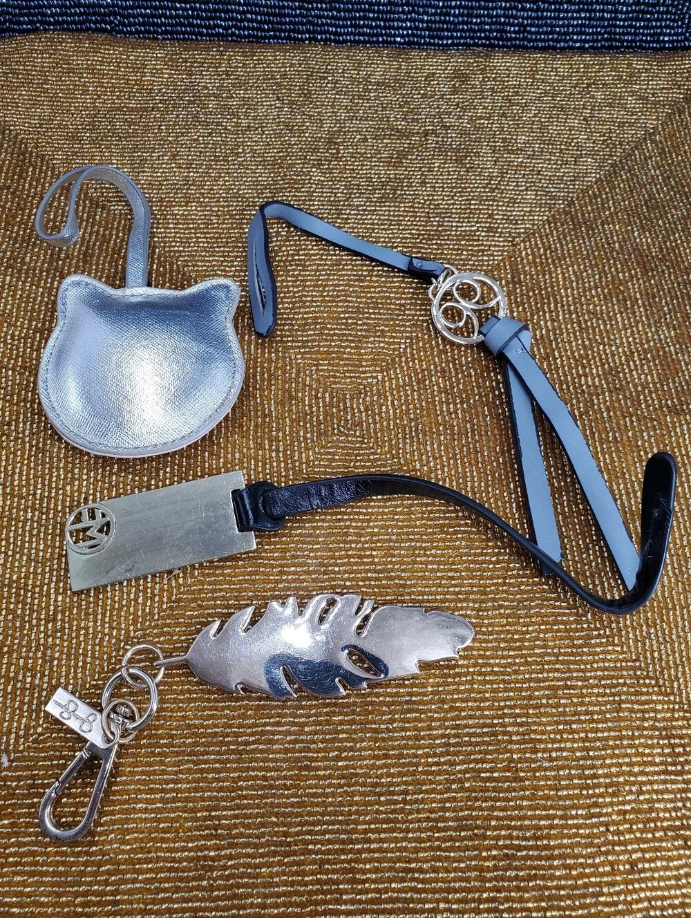 Nice Lot of 7 purse charms, keychains (J1)